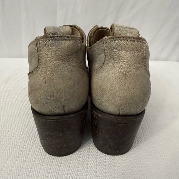 Freebird by Steven Sadie Distressed Ice Gray Ankle Boot Women's Size 8 - Picture 3 of 11